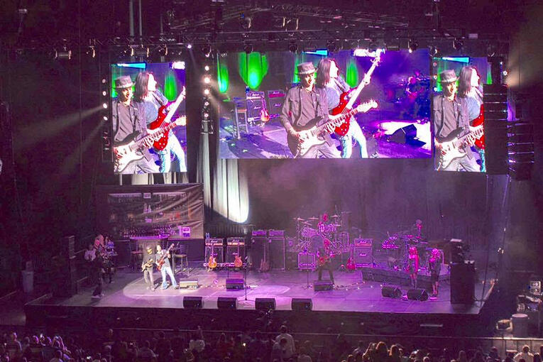 Moni Scaria, The Rock Pack, Coliseo de Puerto Rico